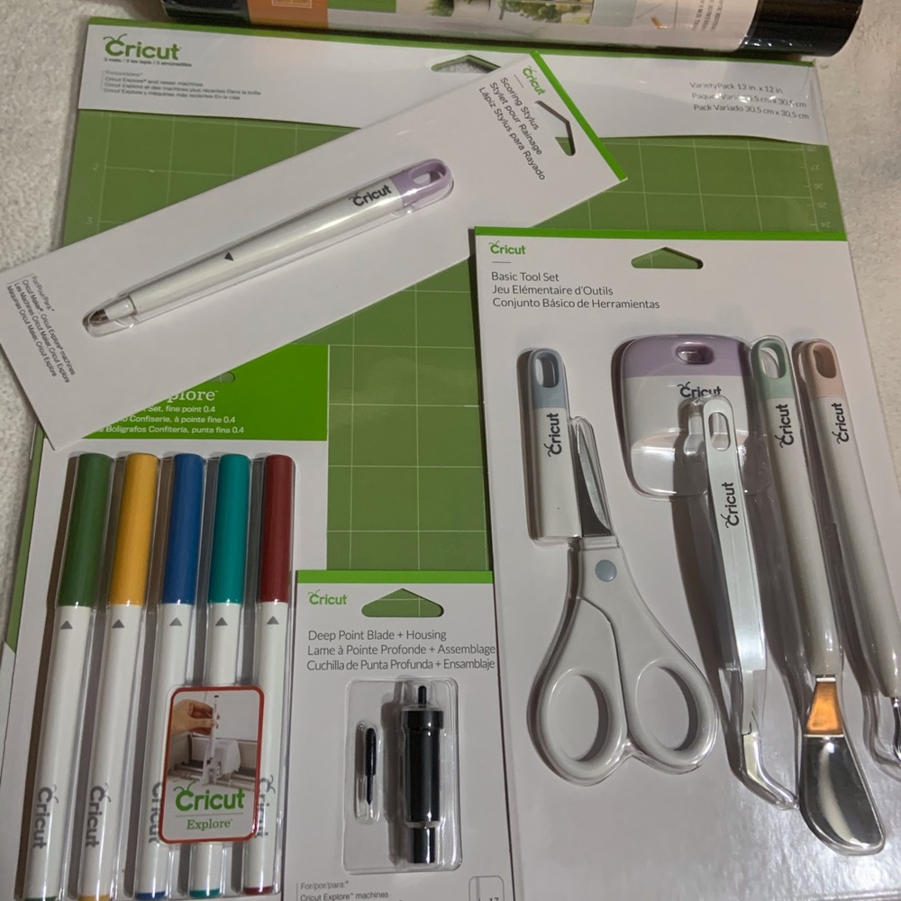 Cricut Essentials Bundle